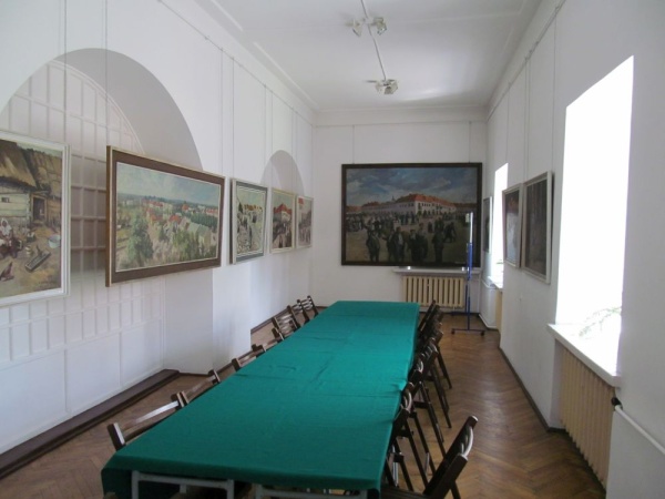 An exhibition of Józef Charyton's paintings in the synagogue in Siemiatycze