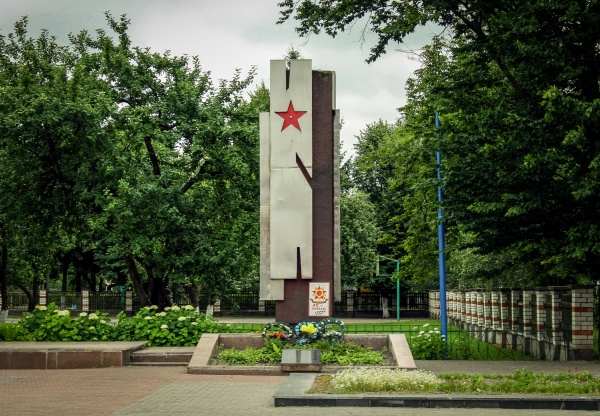 Пам'ятник невідомому солдату в Давид-Городку на вул. Калініна