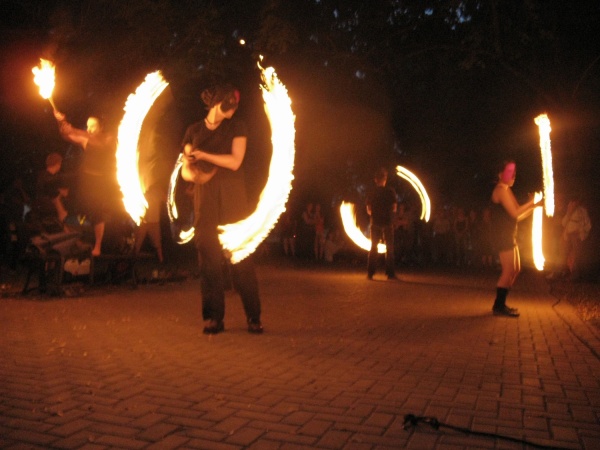Fire Show podczas festiwalu Śladami Singera w Tyszowcach