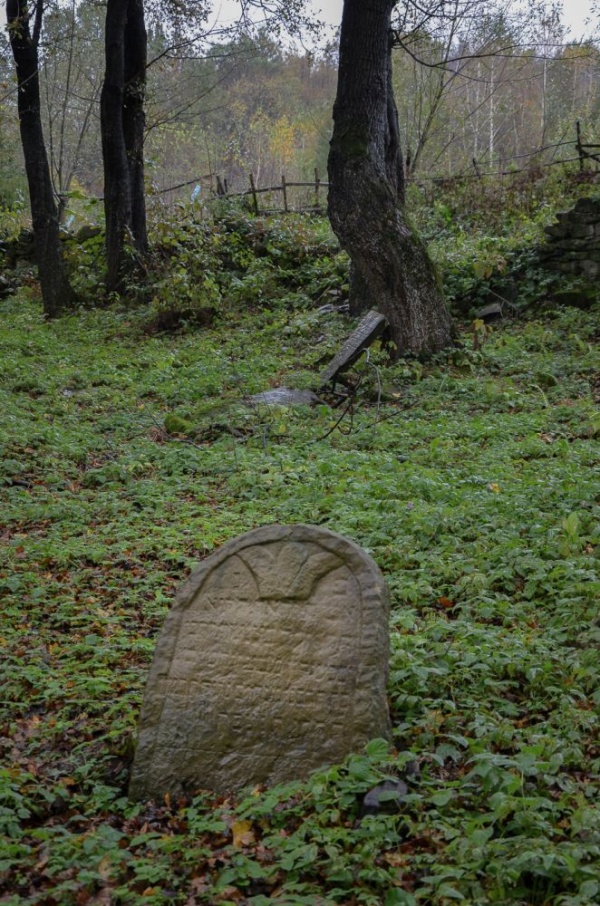 Stary cmentarz zydowski w Dukli