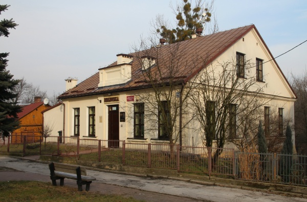 The small synagogue in Łęczna, currently a library