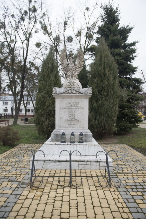 Pomnik ku czci poległych w latach 1863, 1920, 1939, 1940 w Izbicy