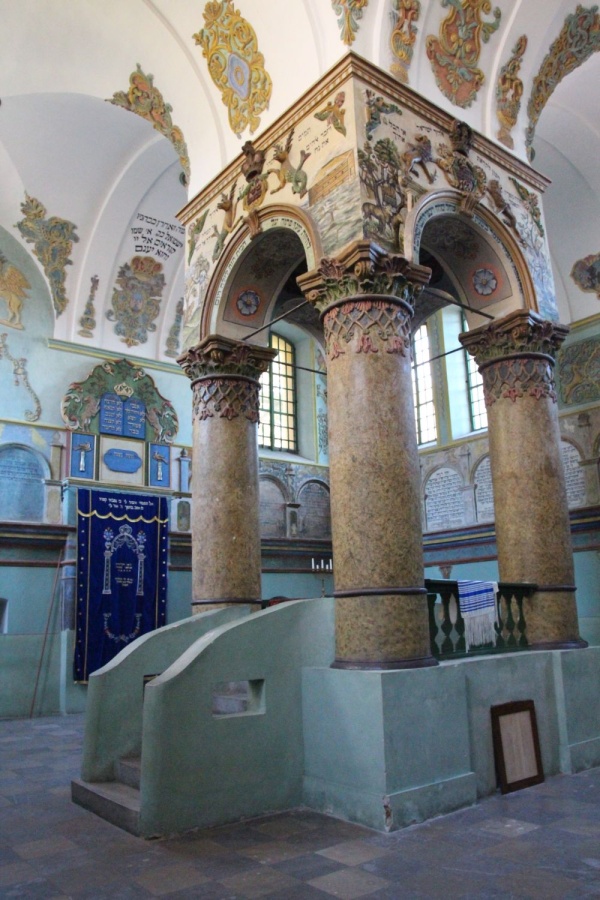 A bimah in the synagogue in Łańcut