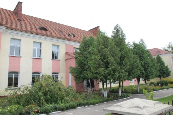 Former high school building in Berezne