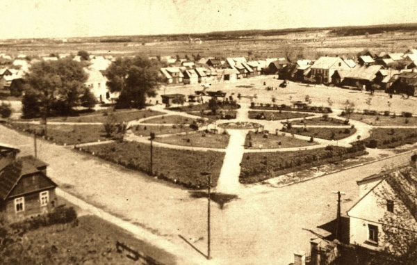 Widok na Knyszyn z wieży kościoła, lata 50. XX wieku