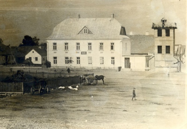 A city hall in Knyszyn, photographed in the interwar period