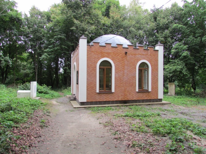 Mauzoleum rabina Samuela Edelsa Marshue na cmentarzu żydowskim w Ostrogu