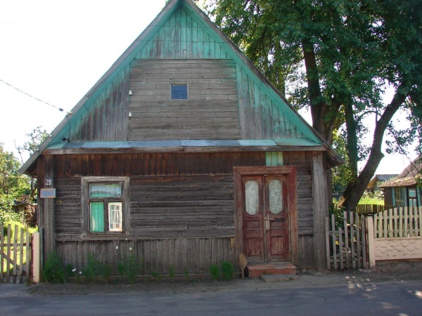 A pre-war wooden bakery building in Zheludok