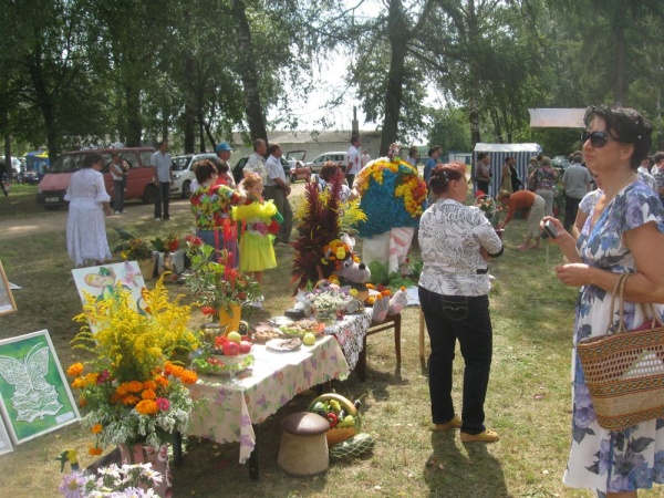 Festiwal Kwiatów w miasteczku Żołudek