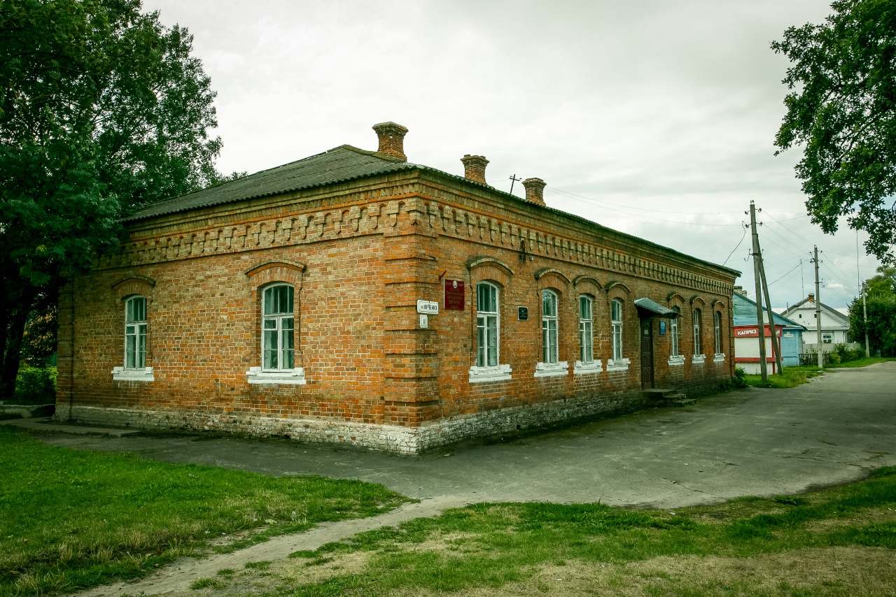 Budynek z 1908 roku mieszczący Muzeum Historii Dawidgródka, dawniej szkoła miejska