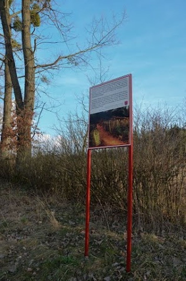 The information board on the Jewish cemetery in Józefów