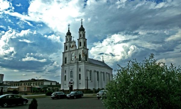 Католицький костел Успіння Пресвятої Богородиці у місті Дятлово