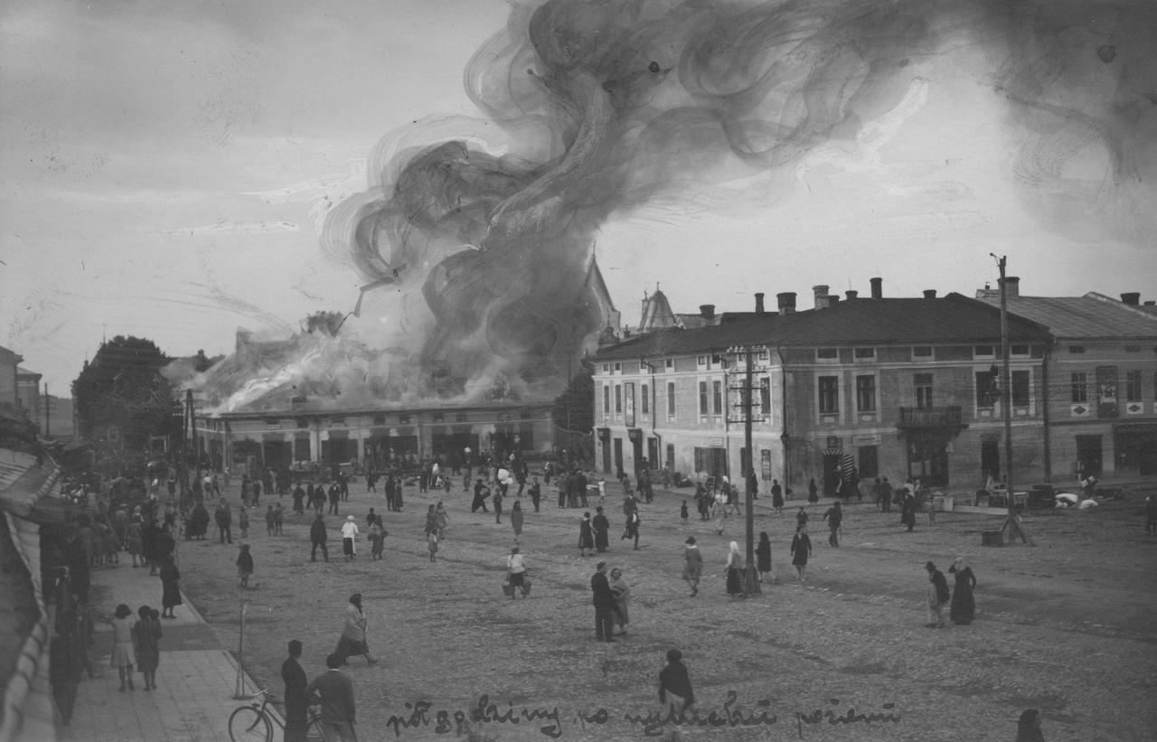 Леско, фотомонтаж городского пожара, июль 1930, из коллекции Национального цифрового архива
